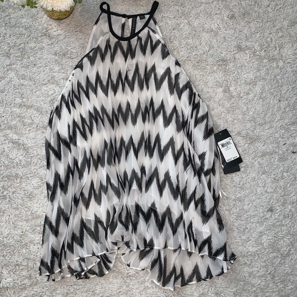 ☀️NWT Guess Women’s Tank Top - Picture 2 of 6